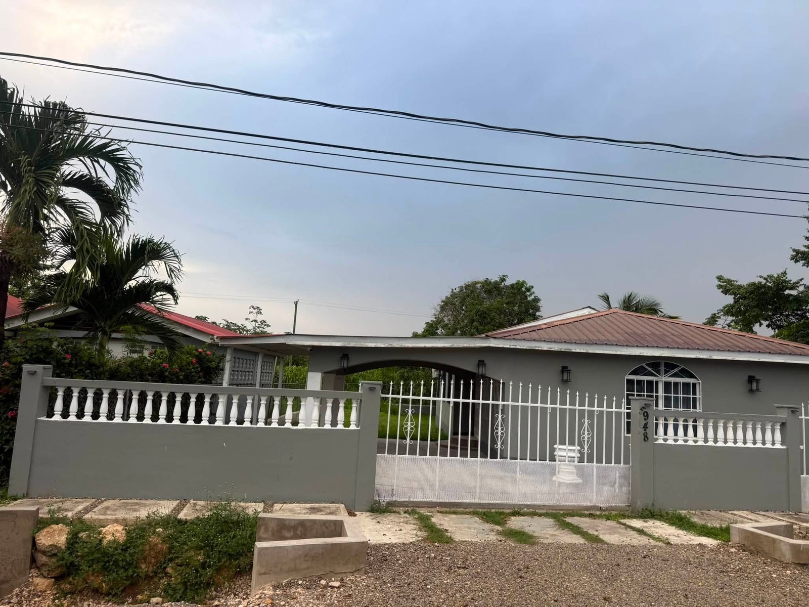 SPACIOUS 4-BEDROOM HOME IN BELMOPAN CITY