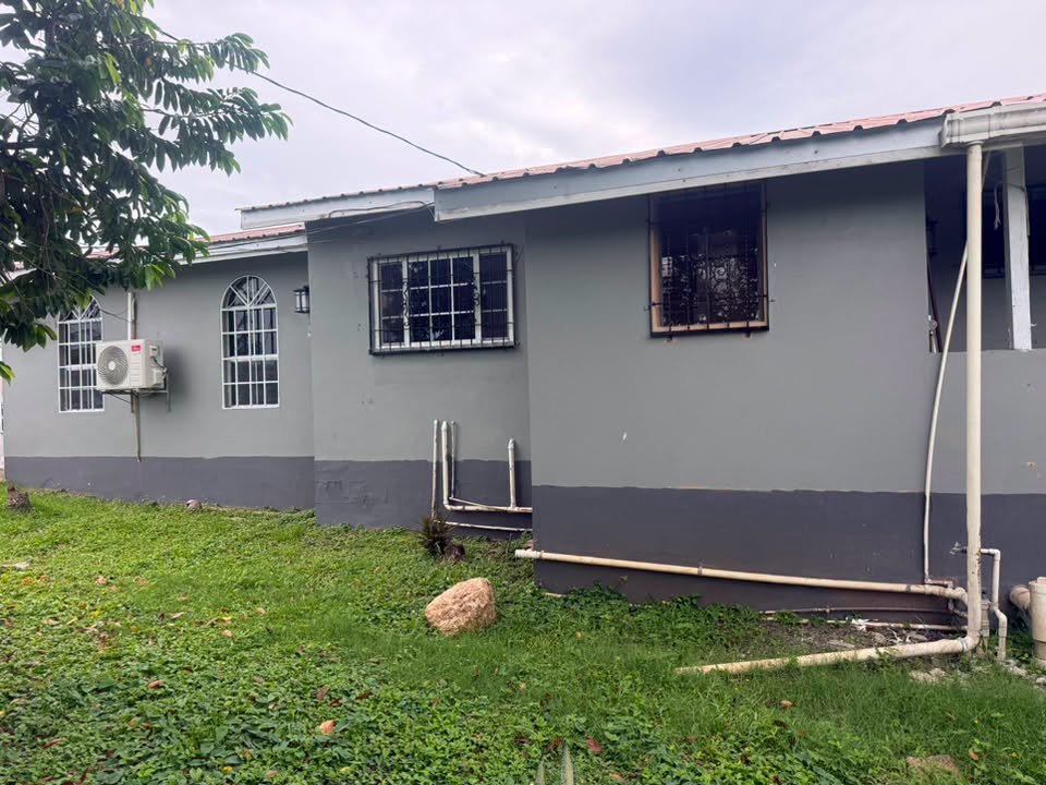 SPACIOUS 4-BEDROOM HOME IN BELMOPAN CITY
